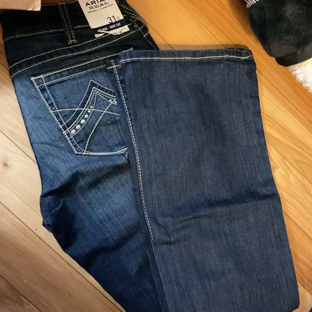 New Ariat Women’s 31R REAL Spitfire Riding Jeans Blue Embellished Stretch Denim - Picture 10 of 10